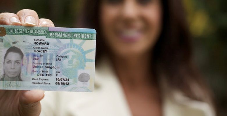 Vì sao nên định cư Mỹ theo diện EB5 - Được cấp thẻ xanh cho gia đình 